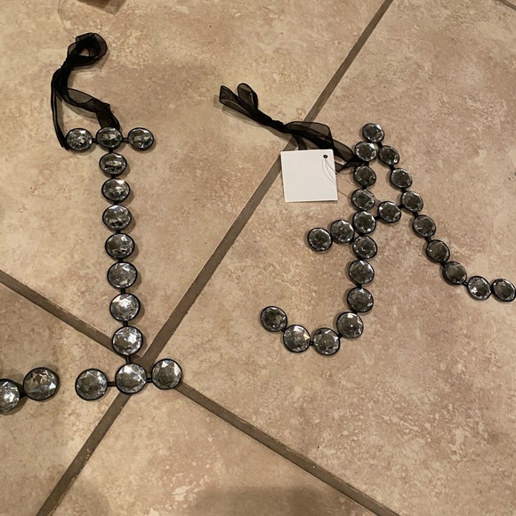 Bling Letters: VICTORIA - Picture 5 of 6